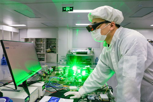 科創(chuàng)驅動發(fā)展 合肥廬陽經(jīng)開區(qū)企業(yè)研發(fā)技術領先的大功率超快固體激光器